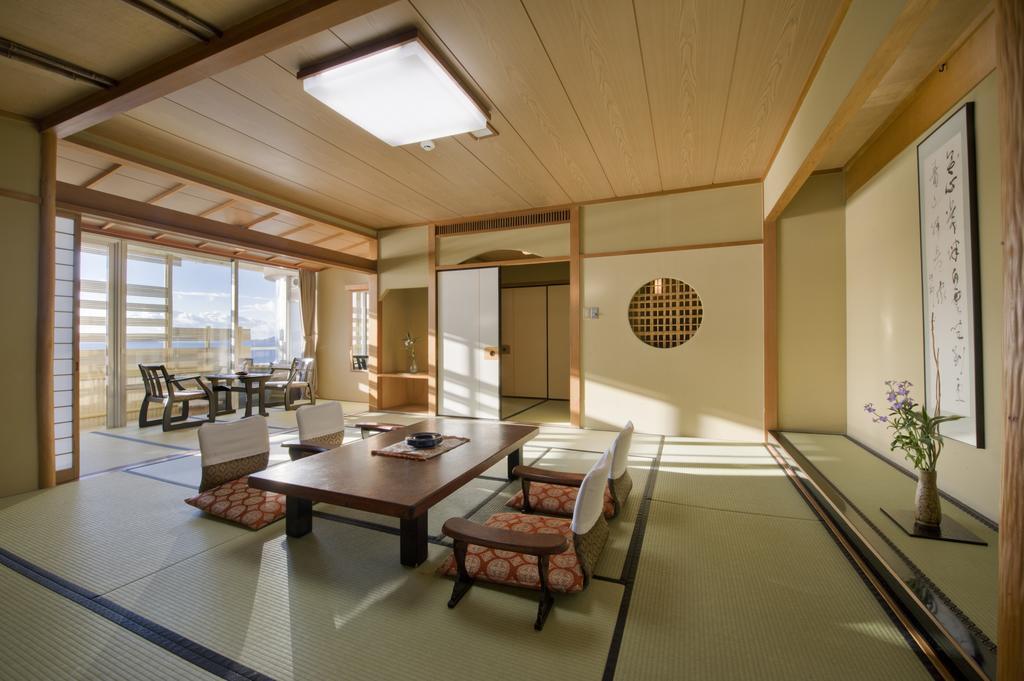 Hotel Tatsuki Gamagori Habitación foto